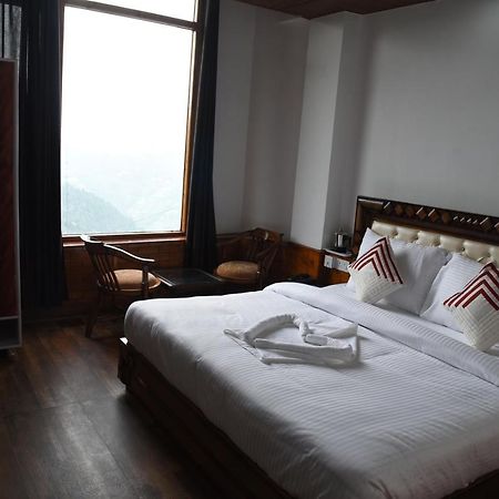 Hotel Taj View Theog Екстериор снимка