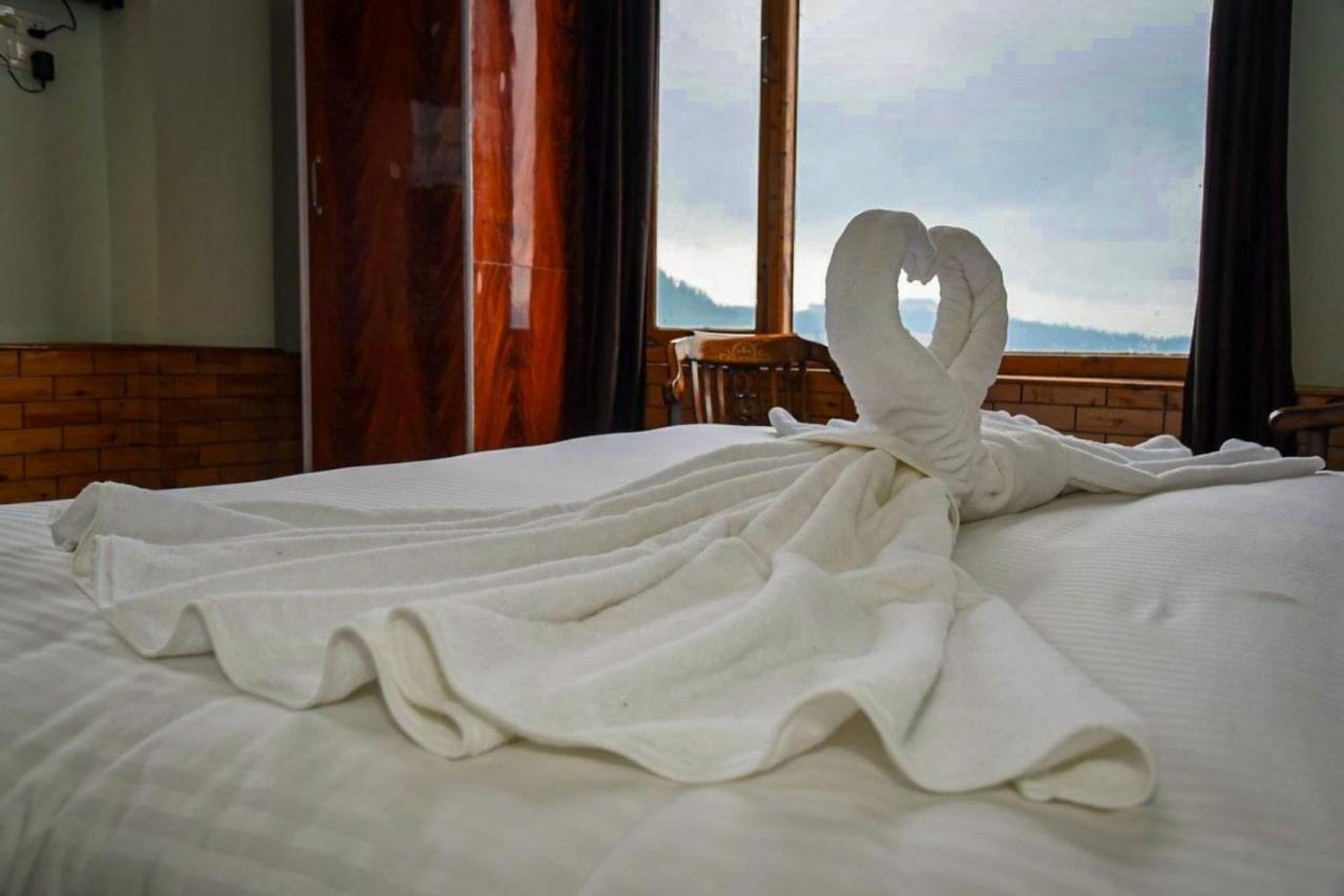 Hotel Taj View Theog Екстериор снимка