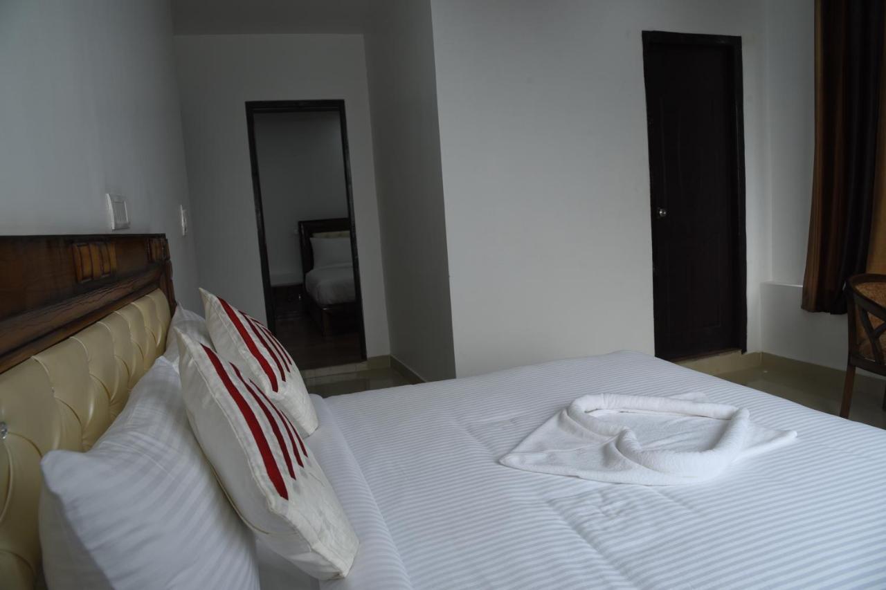 Hotel Taj View Theog Екстериор снимка