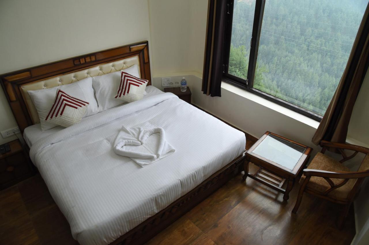 Hotel Taj View Theog Екстериор снимка